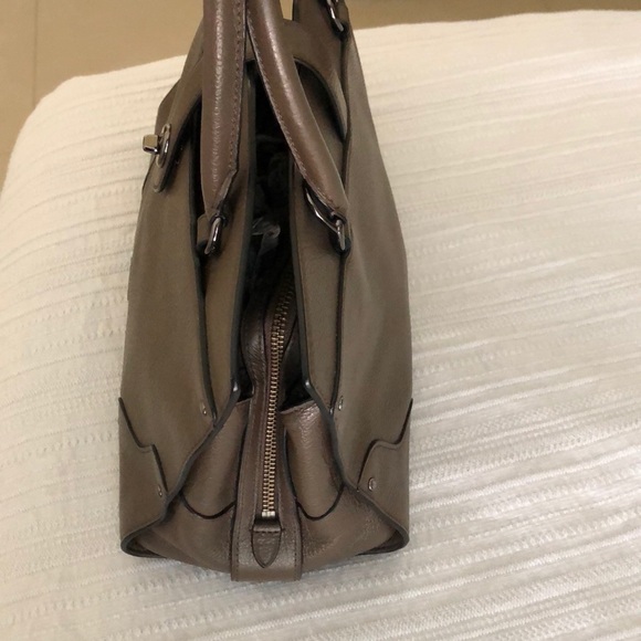 Handbag - Picture 3 of 11